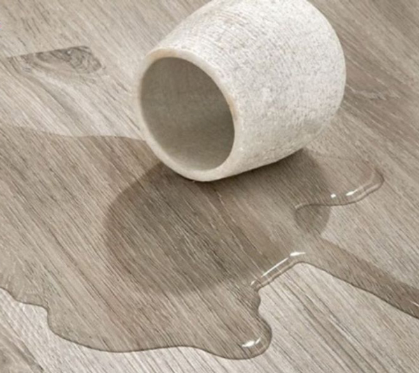 Vì sao sàn nhựa dán keo bị bong tróc